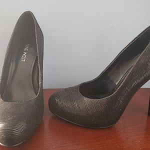 Beautiful, like new,  black size 6 Nine West heels